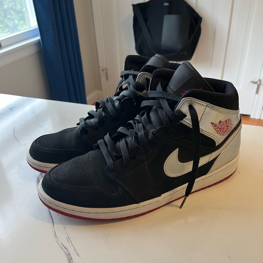 jordan 1 mid kilroy